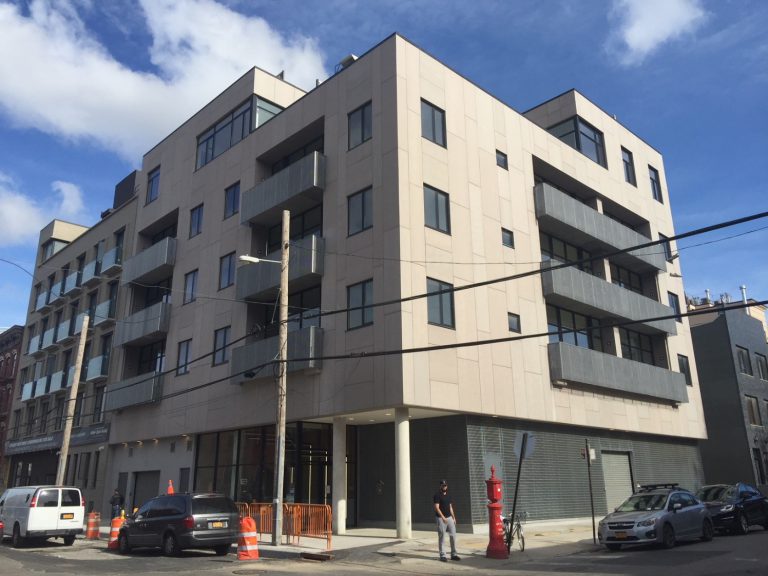 160 West Street — Condominium