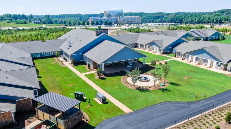 Manor Lake Hiram — Assisted Living