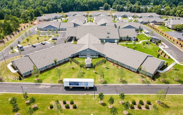 Manor Lake Dawsonville — Assisted Living