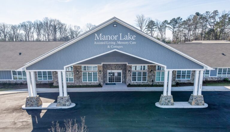Manor Lake Hoschton — Assisted Living