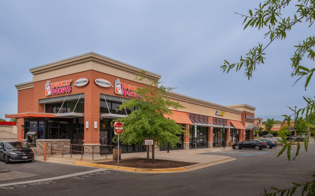 Osborne Shopping Center — מסחר