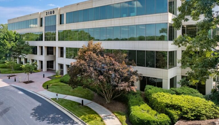 Sugarloaf Corporate Center — Office
