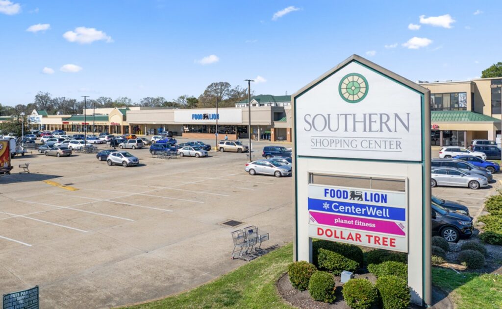 Southern Shopping Center — מסחר